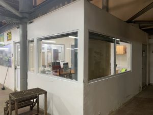 Foto de oficinas con ventanas a prueba de ruido